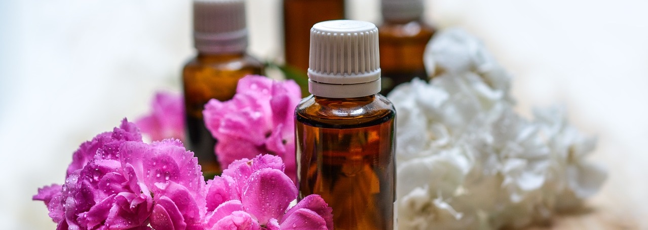 Czym się różni olejek zapachowy od olejku eterycznego?